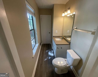 55 Huntridge Drive - Photo Thumbnail 10