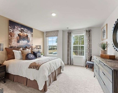 731 Point Place Drive - Photo Thumbnail 14
