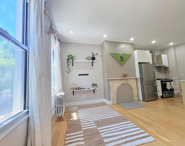 135 Quincy Street - Photo Thumbnail 7
