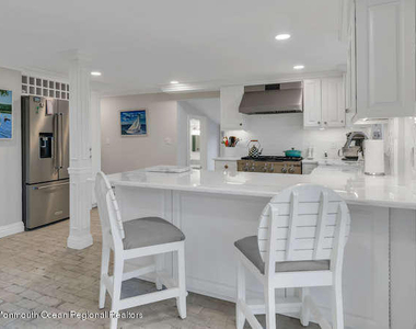 519 Saint Clair Avenue - Photo Thumbnail 8