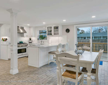 519 Saint Clair Avenue - Photo Thumbnail 7