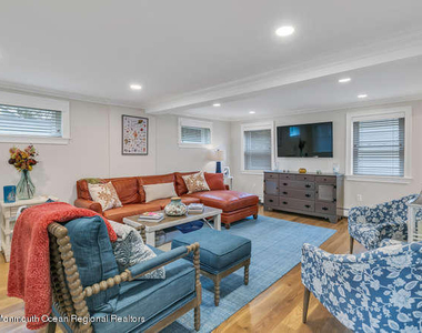 519 Saint Clair Avenue - Photo Thumbnail 5