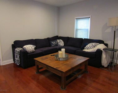 1726 Melrose Avenue - Photo Thumbnail 5