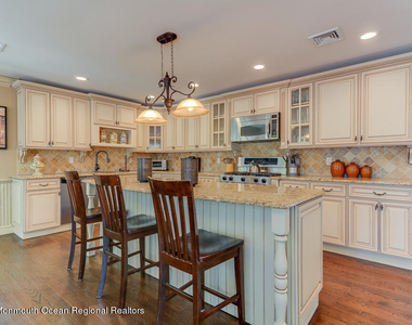 1603 Lake Avenue - Photo Thumbnail 6