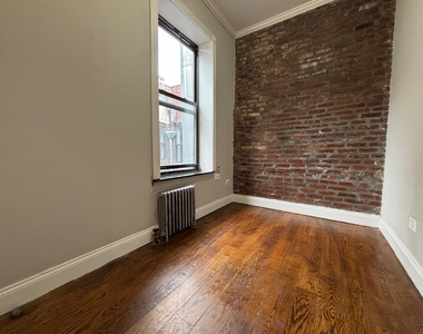 Avenue B - Photo Thumbnail 7