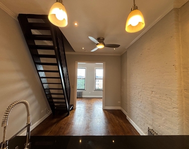 Avenue B - Photo Thumbnail 9