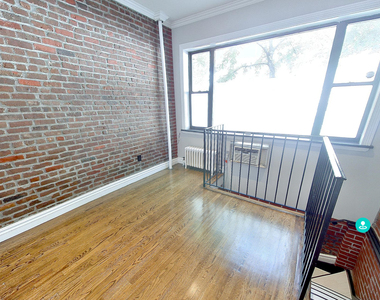 East 13th Street - Photo Thumbnail 3