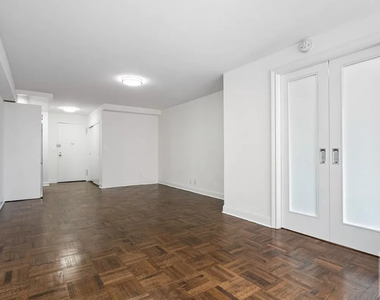 E 88th St - Photo Thumbnail 1