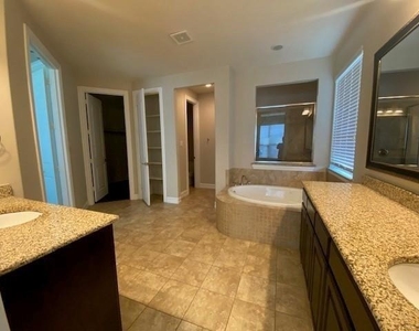 2725 Trophy Club Drive - Photo Thumbnail 9