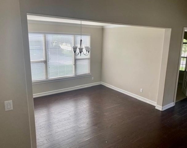 2725 Trophy Club Drive - Photo Thumbnail 4