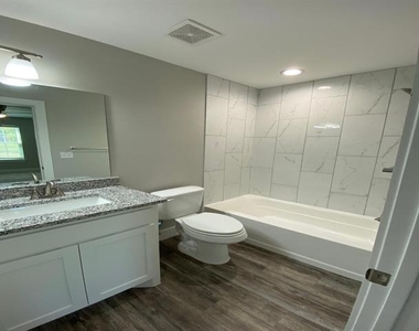 411 S Fannin Avenue - Photo Thumbnail 14