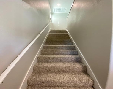 411 S Fannin Avenue - Photo Thumbnail 6