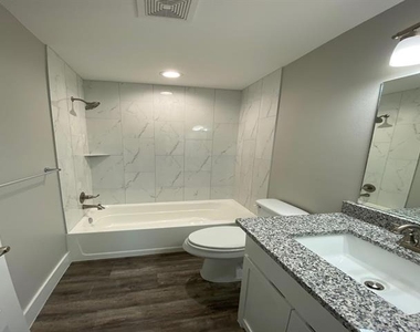 411 S Fannin Avenue - Photo Thumbnail 15