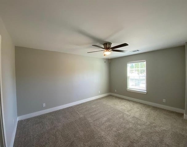 411 S Fannin Avenue - Photo Thumbnail 8