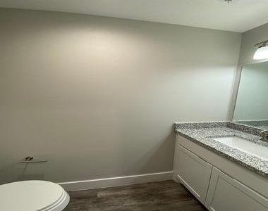 411 S Fannin Avenue - Photo Thumbnail 16