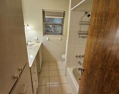804 Cedar Street - Photo Thumbnail 7