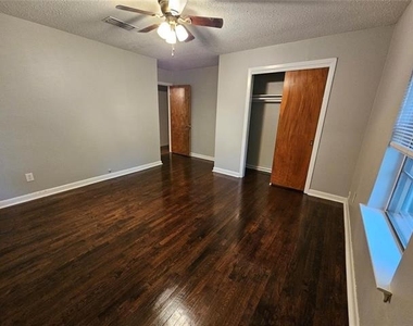 804 Cedar Street - Photo Thumbnail 4