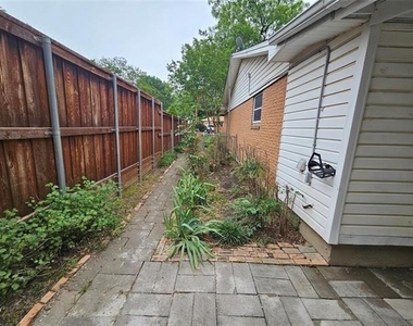 804 Cedar Street - Photo Thumbnail 13