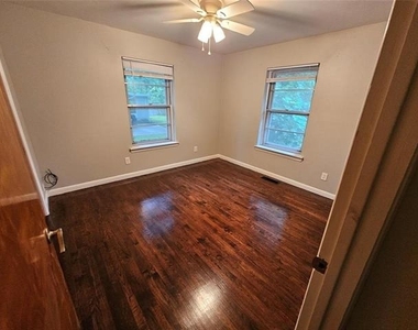 804 Cedar Street - Photo Thumbnail 5