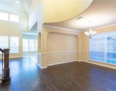 13486 Mercedes Lane - Photo Thumbnail 3