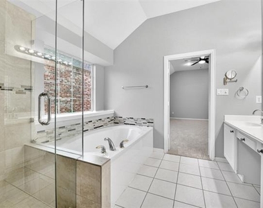 8104 Springmoss Drive - Photo Thumbnail 23