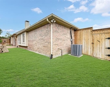 8104 Springmoss Drive - Photo Thumbnail 26