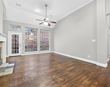 8104 Springmoss Drive - Photo Thumbnail 10