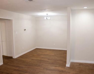 728 Cory Street - Photo Thumbnail 4