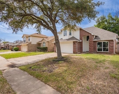 2318 Bennington Drive - Photo Thumbnail 1