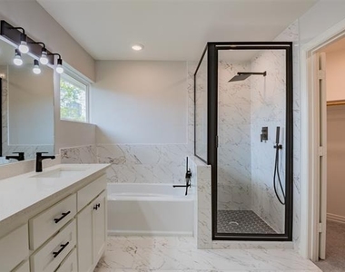 2318 Bennington Drive - Photo Thumbnail 10