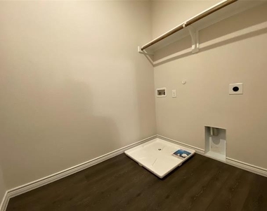 2248 Lasso Court - Photo Thumbnail 38