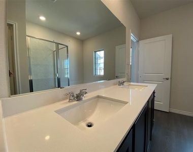 2248 Lasso Court - Photo Thumbnail 30