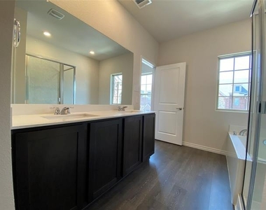 2248 Lasso Court - Photo Thumbnail 35
