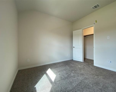 2248 Lasso Court - Photo Thumbnail 15