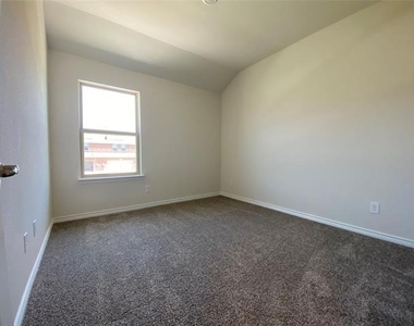 2248 Lasso Court - Photo Thumbnail 23
