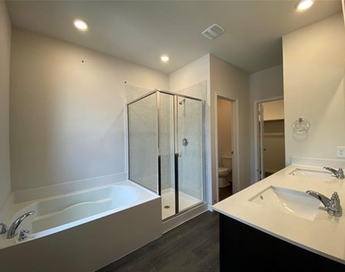 2248 Lasso Court - Photo Thumbnail 32