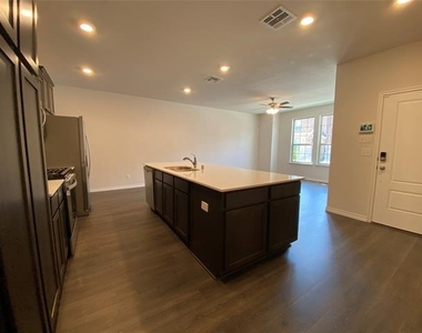 2248 Lasso Court - Photo Thumbnail 7