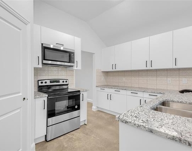 1334 Wyatt Street - Photo Thumbnail 5