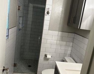 829 N Charlotte Avenue - Photo Thumbnail 6