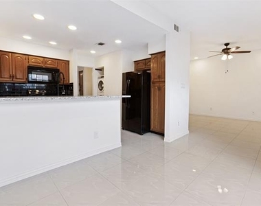 5100 Verde Valley Lane - Photo Thumbnail 10