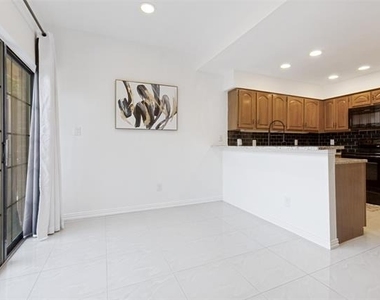 5100 Verde Valley Lane - Photo Thumbnail 8