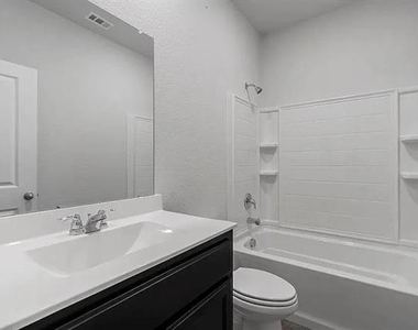 6212 Blacksmith Avenue - Photo Thumbnail 2