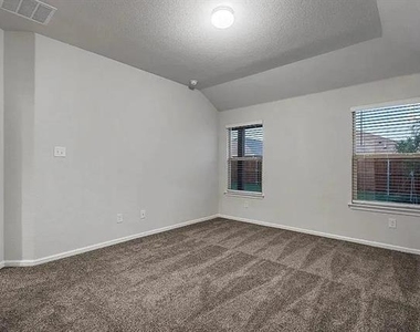 6212 Blacksmith Avenue - Photo Thumbnail 10