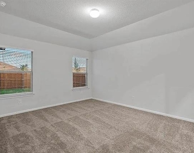6212 Blacksmith Avenue - Photo Thumbnail 5