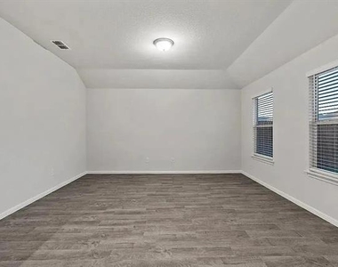 6212 Blacksmith Avenue - Photo Thumbnail 6