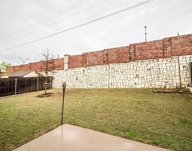 4104 Mustang Avenue - Photo Thumbnail 22