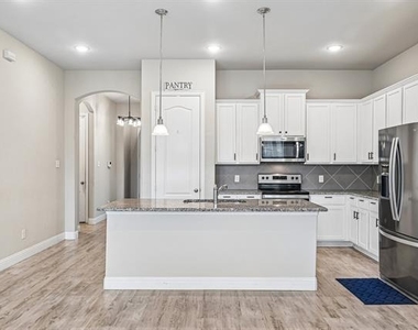 2114 Laurel Street - Photo Thumbnail 9