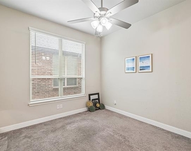 2114 Laurel Street - Photo Thumbnail 16