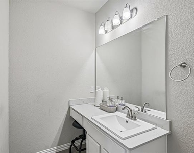 2114 Laurel Street - Photo Thumbnail 27