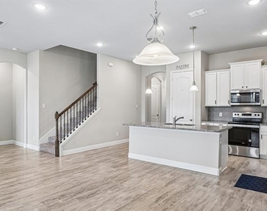 2114 Laurel Street - Photo Thumbnail 8